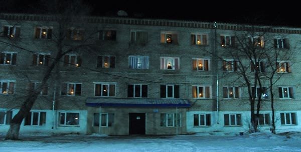 Молодёжь Свободного зажгла в окнах свечи в память о защитниках блокадного Ленинграда. Новости