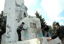 Депутатат Госдумы от КПРФ просит мэра Свободного восстановить обезглавленный памятник Ленину
