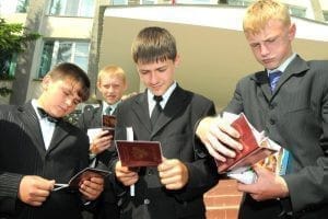 Накануне Дня России школьникам Свободненского района торжественно вручили паспорта