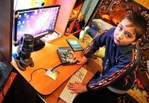 Учиться дома свободненским детям-инвалидам помогает Интернет