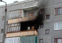 Хозяин сгоревшей  в Свободном квартиры забыл выключить электроплиту