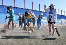 Свободненский стадион почистили к областной Спартакиаде