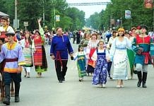 В параде-шествии в честь 100-летия Свободного приняли участие 65 коллективов