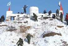 На штурм снежной крепости у свободненского села Новоивановка съехались отряды юнармейцев со всей области