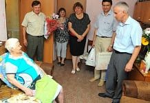 Старейшую работницу  свободненского треста «Амурзолото» приехали поздравить с 90-летием из областного министерства