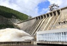 Зейская ГЭС начала пропуск самого мощного за последние 100 лет аномального паводка