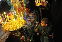 Православные верующие Свободного встречают Рождественский сочельник
