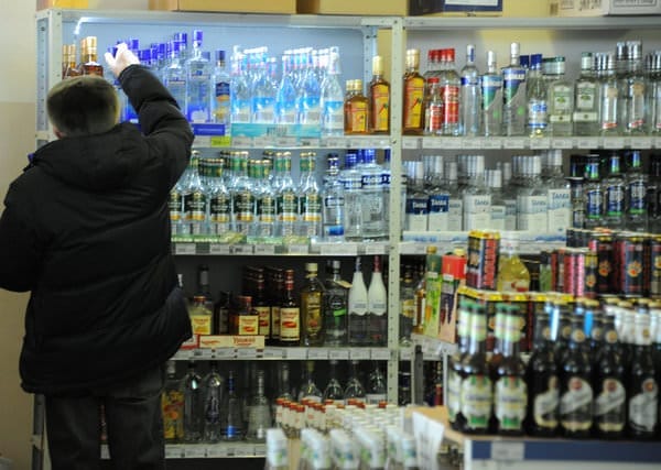 В России предлагают запретить продажу алкоголя пьяным покупателям