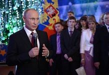 Владимир Путин встретил Новый год в Хабаровске вместе с пострадавшими от наводнения дальневосточниками