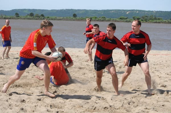 Свободненская команда «Самородок» стала победителем турнира по пляжному регби. Новости