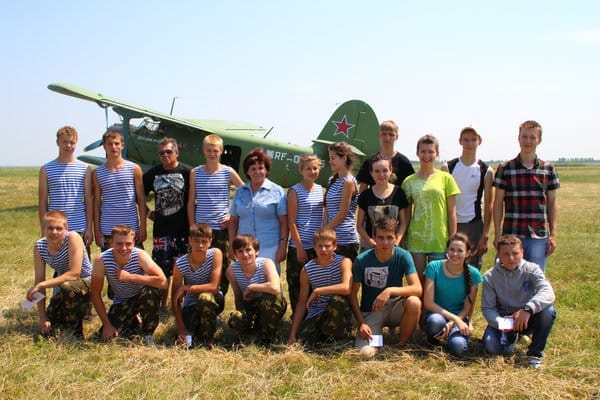 20 свободненских ребят спустились с неба на лётное поле Амурского аэроклуба. Новости