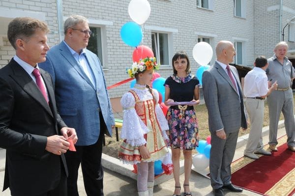 В День города свободненских новосёлов поздравили губернатор и гость из Москвы. Новости
