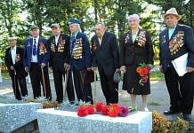 О битве на Курской дуге у Мемориала Славы в Свободном вспоминали семь участников Второй мировой