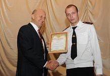 Лучшим полицейским Свободного вручены награды и повышены звания