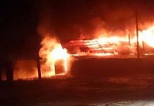 У жителей свободненского села Черновка вместе с гаражом сгорели две машины