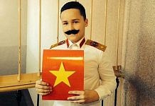 Школьник по ошибке нарядился Сталиным вместо святого Иосифа на Рождественском спектакле