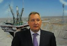 Вице-премьер Дмитрий Рогозин передал Музею космодрома «Восточный» скафандр космонавта