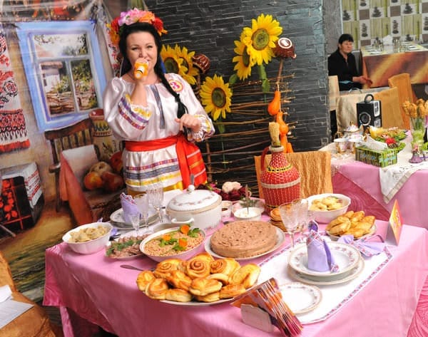 Участницы конкурса «Браво, Сударыня!» предлагают свободненцам оценить их кулинарные шедевры. Новости