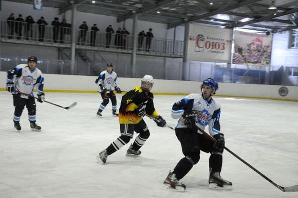 Две яркие победы свободненского «Союза» в Чемпионате области по хоккею. Новости