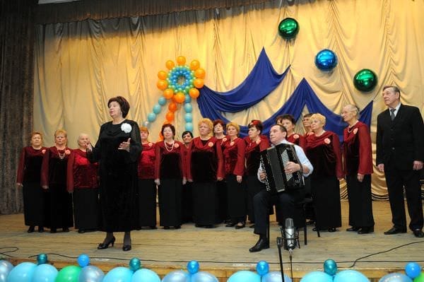 30 лет радует свободненцев своим творчеством народный хор «Ветеран». Новости