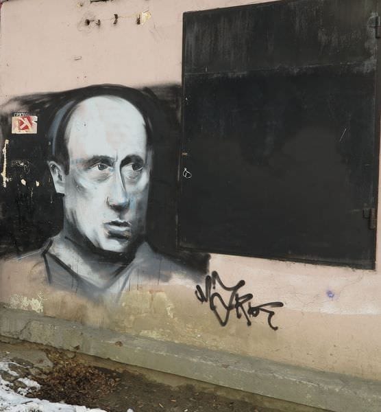 Портрет Путина исчез со ставшего местной достопримечательностью дома в Свободном. Новости