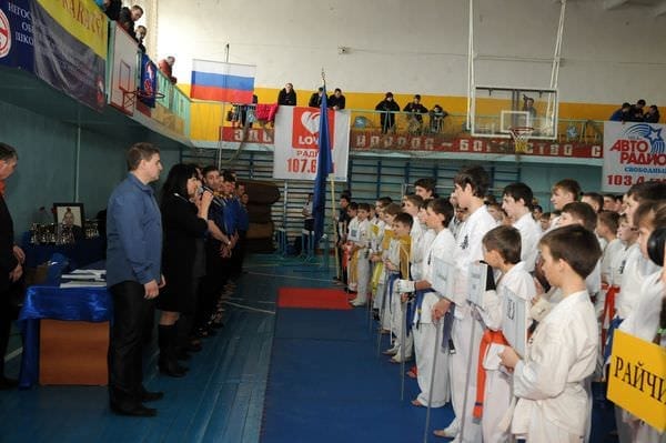 170 каратистов со всей области приехали в Свободный на чемпионат по Киокушинкай карате. Новости