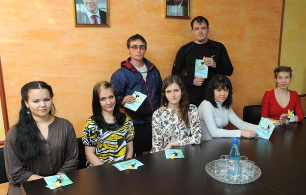 Ещё семь сирот из сёл Свободненского района получили ключи от квартир в Орлином. Новости