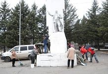 Обезглавленный памятник Ленину коммунисты Свободного восстановят в мае