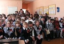 Жители свободненского села пришли в школу на «Урок Победы» вместе с детьми