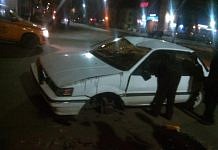 У перевернувшегося на главной улице Свободного «ниссана» отвалилось колесо
