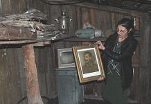 Фронтовой архив и портрет Сталина нашли жильцы старого сельского дома в Свободненском районе