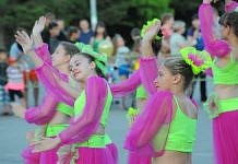 Танцы свободненской молодёжи вызвали восторг у китайских девушек
