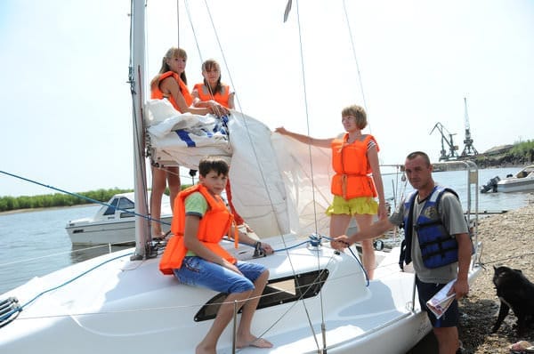 Яхт-клуб «Меридиан» увлёк уже больше полусотни юных свободненцев парусным спортом. Новости