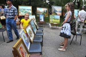 Каждый год на арт-бульваре свободненские таланты находят поклонников Новости