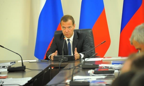 Медведев обещал довести МРОТ до уровня прожиточного минимума в ближайшие два года. Новости