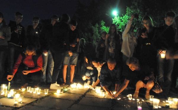 Во время акции «Свеча памяти» свободненцы сложили из огня пятиконечную звезду. Новости