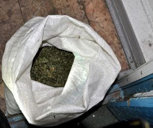 Амурские полицейские изъяли у жителя села мешок с марихуаной
