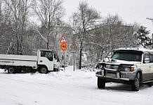 Свободненские перевозчики спрятались от снегопада в гаражах