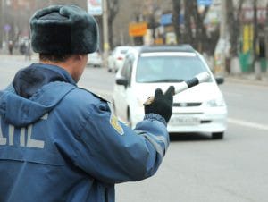 В Свободном полицейские задержали подозреваемого в угоне автомобиляДПС ГИБДД. Новости