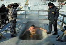 Как правильно окунуться в ледяную купель на Крещение?