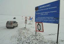 Амурские спасатели рекомендуют водителям не тормозить на ледовых переправах