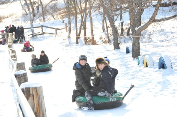 Свободненцы отметили День снега активным отдыхом на лыжной базе. Новости