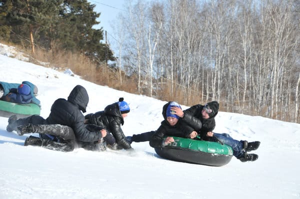 Свободненцы отметили День снега активным отдыхом на лыжной базе. Новости