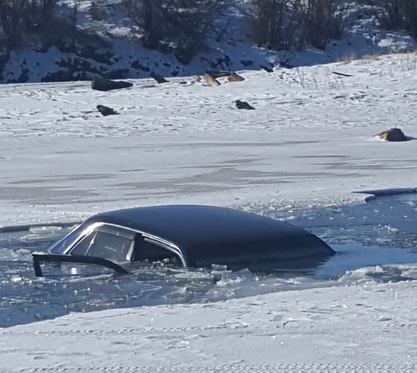 Около Свободного на реке Зее под лёд провалился автомобиль. Новости