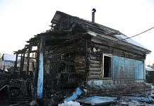 В сгоревшем доме на окраине Свободного обнаружили труп мужчины