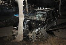 Свободненский водитель врезавшегося в дерево джипа отказался от теста на алкоголь