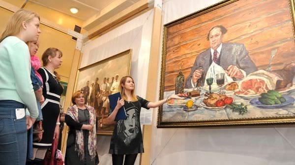 Свободненцы первыми в области увидели грандиозную выставку картин из Москвы. Новости