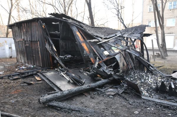 Свободненские пожарные дважды за сутки выезжали на тушение деревянных построек. Новости