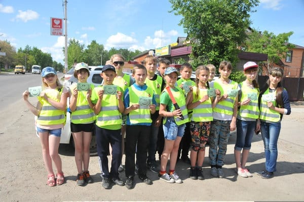 Юные помощники автоинспекторов провели акцию в Свободном. Новости
