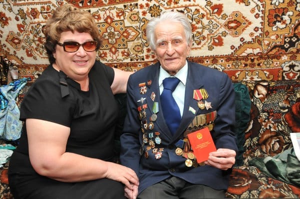 Свободненским ветеранам вручили памятные знаки к 75-летию начала войны. Новости